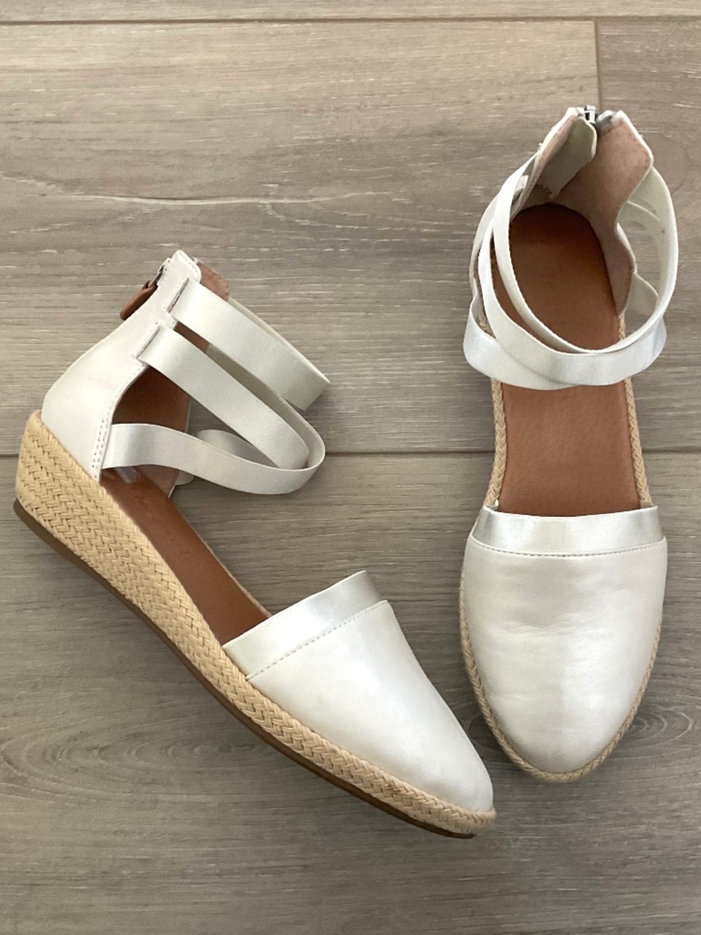 GENTLE SOULS Noa -Beth Leather Espadrille Sandal In Silver Ice Size 8.5